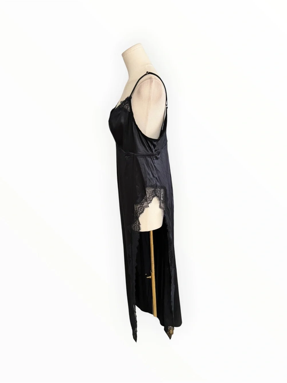 Savage X Fenty trim fit silhouette